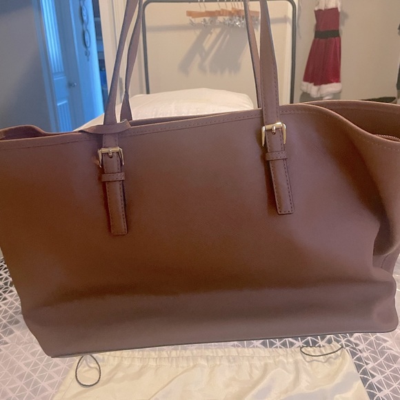 Michael Kors barely use vey good condition - Picture 2 of 3
